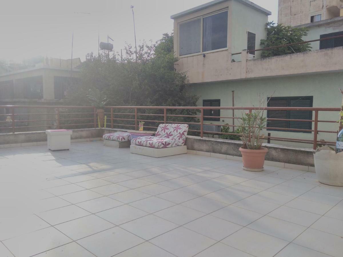 Queen Hostel Durrës Esterno foto